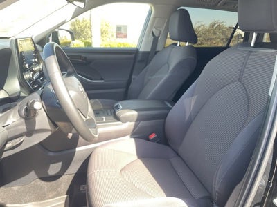 2022 Toyota Highlander LE