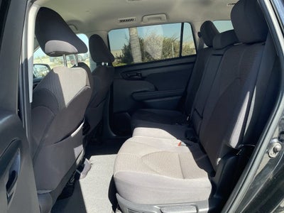 2022 Toyota Highlander LE