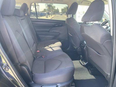 2022 Toyota Highlander LE