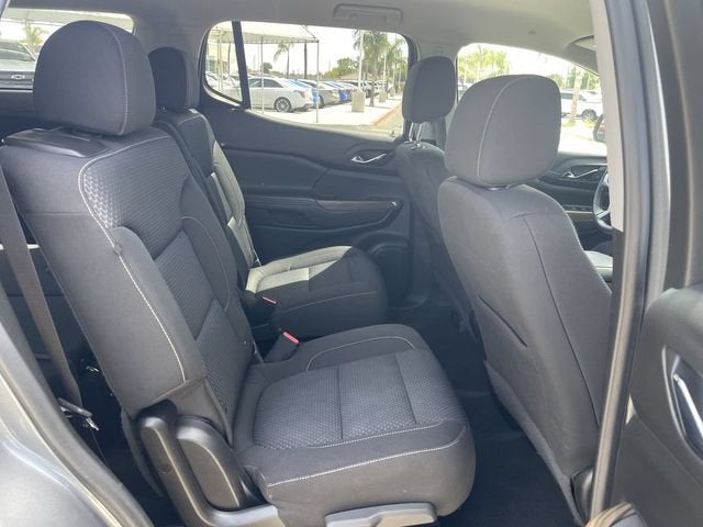 2022 GMC Acadia SLE