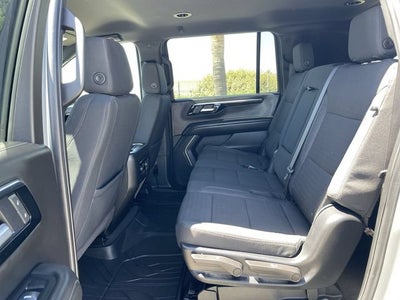 2025 Chevrolet Suburban LS