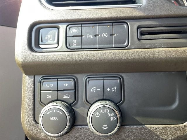 2023 Chevrolet Suburban LS