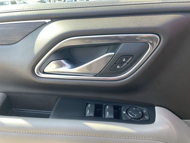 2023 Chevrolet Suburban LS