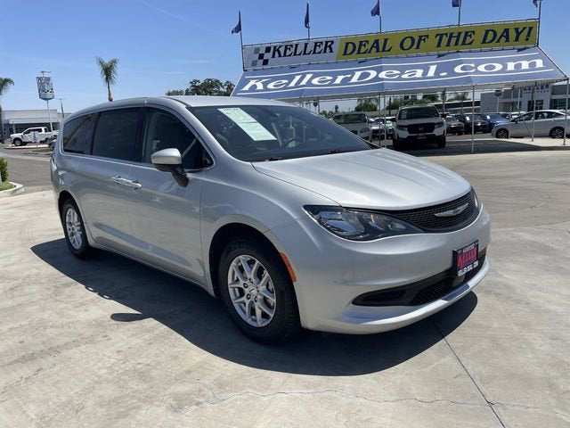 2022 Chrysler Voyager LX