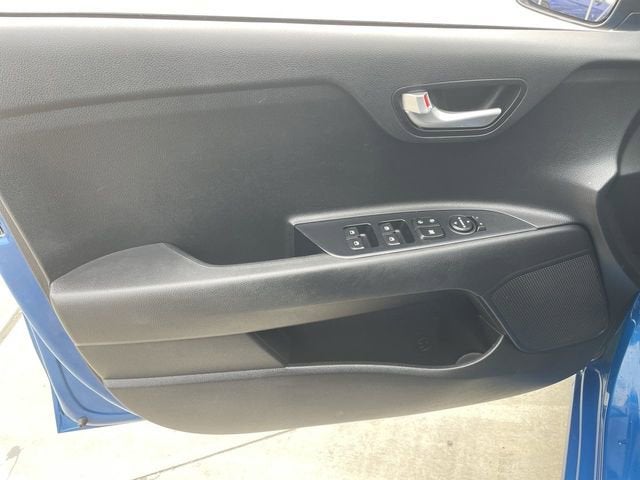 2022 Kia Rio 5-Door S