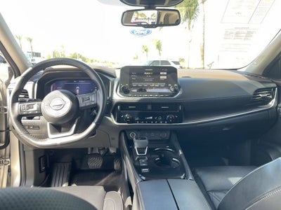 2023 Nissan Rogue Platinum FWD
