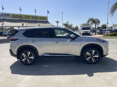 2023 Nissan Rogue Platinum FWD