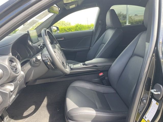 2025 Lexus IS 300 F SPORT Design