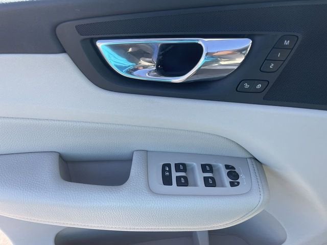 2019 Volvo XC60 T5 Momentum