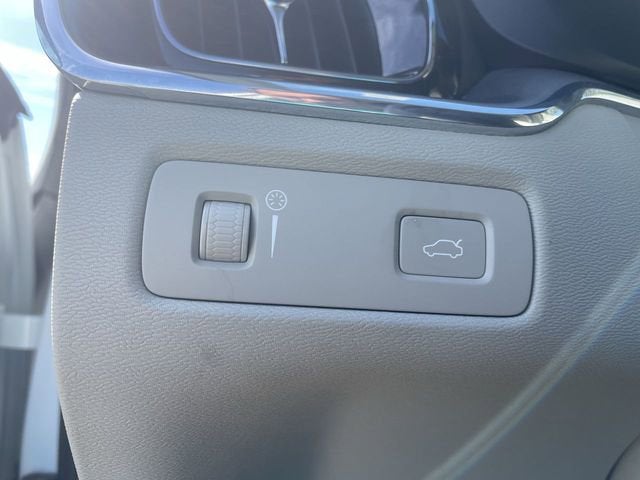 2019 Volvo XC60 T5 Momentum