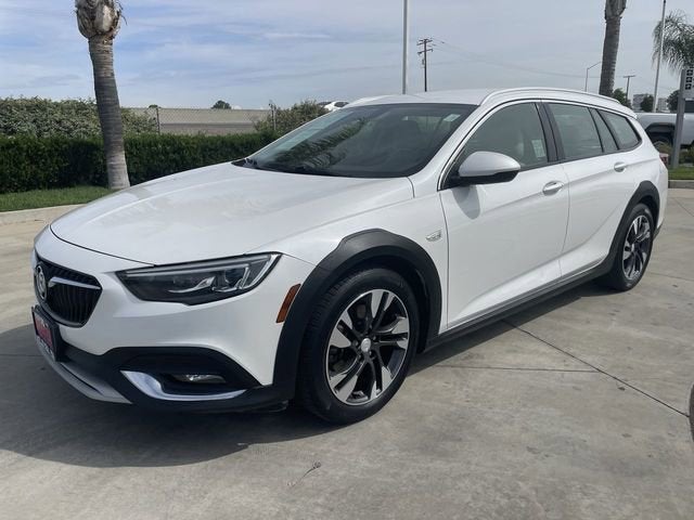2019 Buick Regal TourX Essence