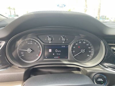 2019 Buick Regal TourX Essence