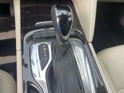2019 Buick Regal TourX Essence