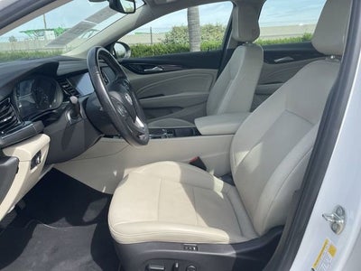 2019 Buick Regal TourX Essence