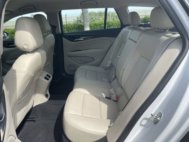 2019 Buick Regal TourX Essence