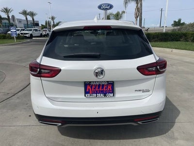 2019 Buick Regal TourX Essence