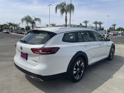 2019 Buick Regal TourX Essence